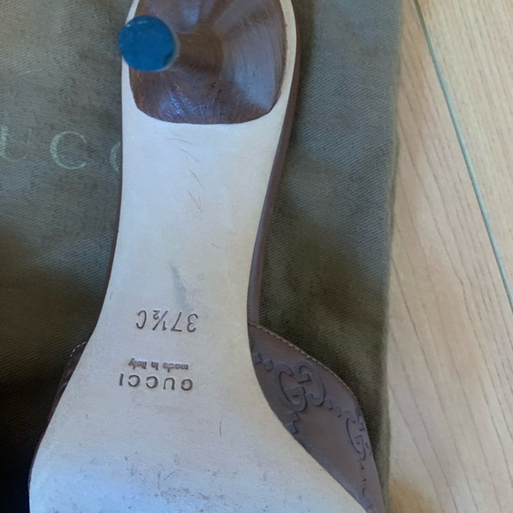 Gucci sandal us7.5 - Picture 2 of 5